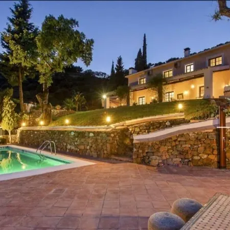 Private With Panoramic Views. بينهافيس