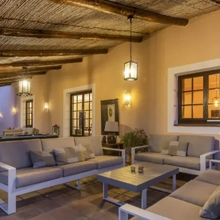 Private With Panoramic Views. *