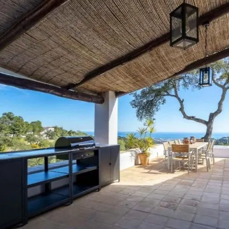 Private With Panoramic Views. Villa