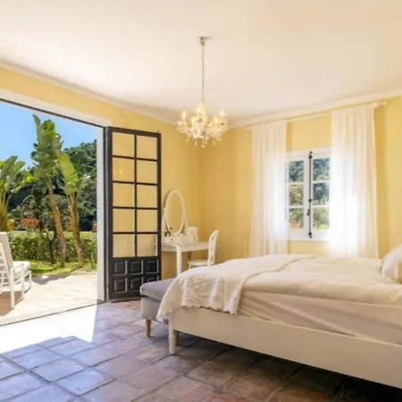 Private With Panoramic Views. Вилла Бенахавис